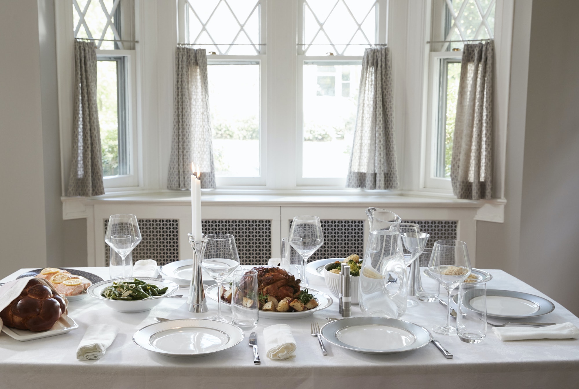 Table pour le shabbat dressée