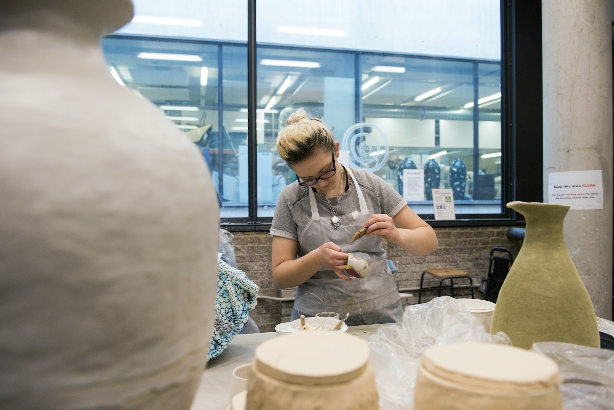 Création artistique en poterie